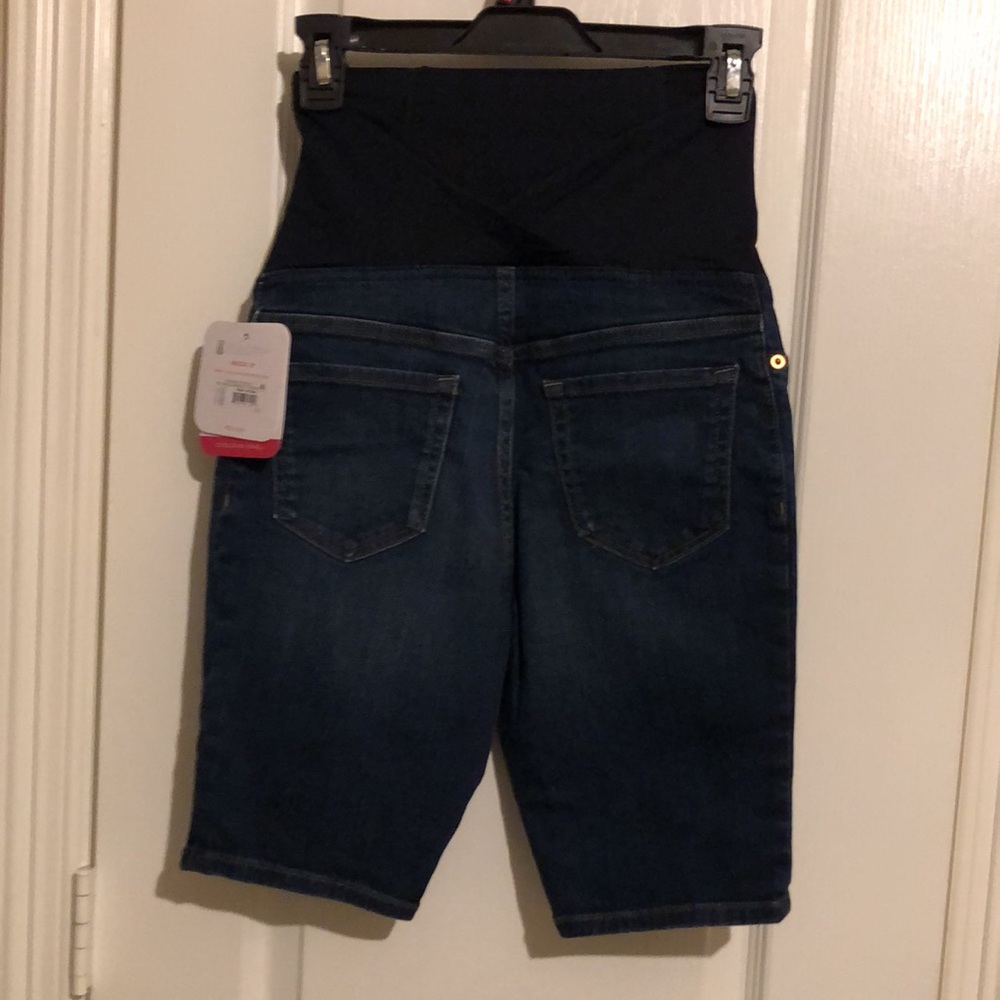 NWT Isabel Maternity Shorts. Size 00/24 - Picture 2 of 5